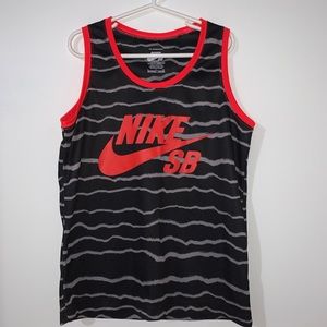 NIKE Boys Athletic Tank (8/10)